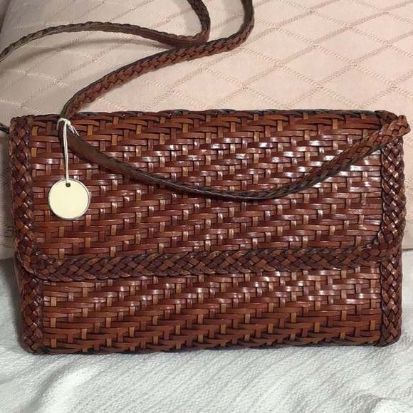 Vintage LJS collection, leather shoulder bag. This bag is in pristine condition. - Picture 1 of 12